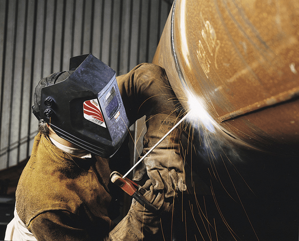 SMAW Welding Types Explained infographic for industrial fabrication and manufacturing